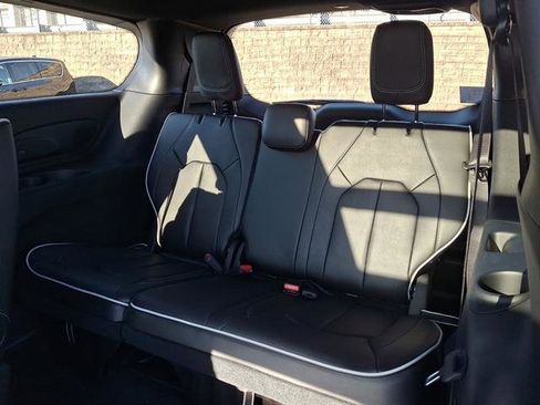 New 2026 Chrysler Pacifica Limited w/ S Appearance Package image 8