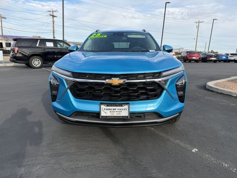 Used 2025 Chevrolet Trax LT image 8