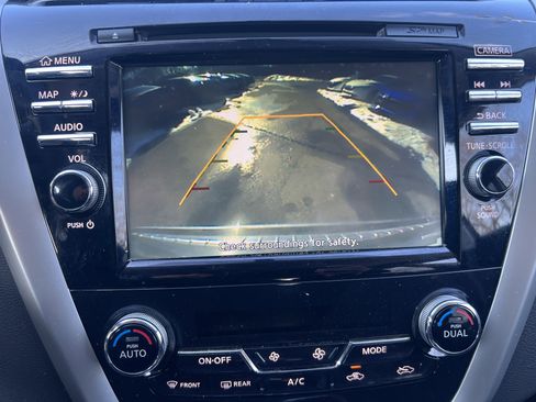 Used 2018 Nissan Murano S image 18