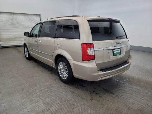 Used 2015 Chrysler Town & Country Touring-L w/ Driver Convenience Group image 5