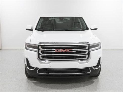 Used 2023 GMC Acadia SLE image 2