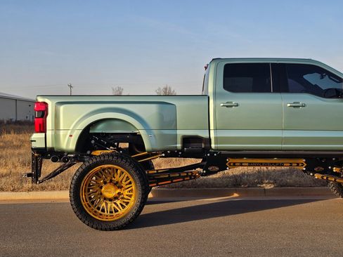 Used 2024 Ford F450 Platinum image 12