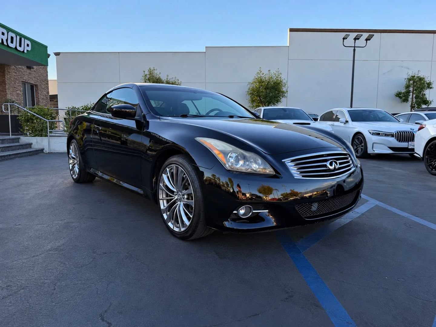 Used 2012 INFINITI G37 Convertible w/ Premium Pkg RWD image 3