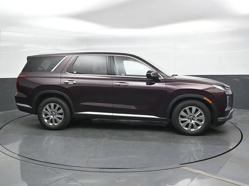 Used 2024 Hyundai Palisade SEL FWD image 3