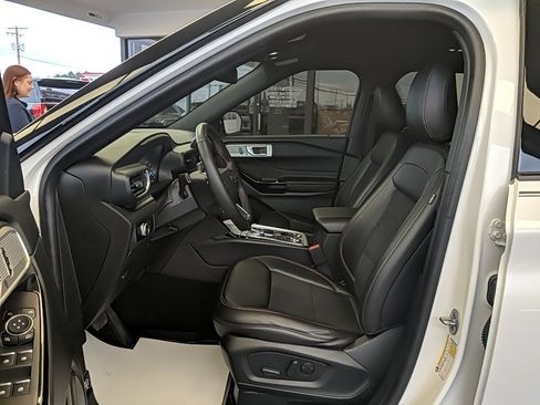 Certified 2023 Ford Explorer ST-Line AWD/4WD image 12