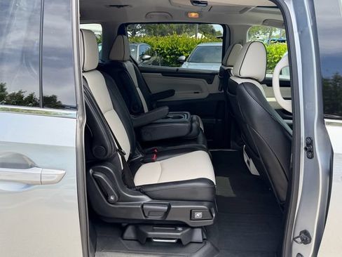 Used 2025 Honda Odyssey Elite image 16