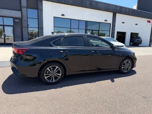Used 2024 Kia Forte LXS FWD image 4