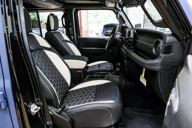 Used 2025 Jeep Wrangler Unlimited Rubicon w/ Safety Group AWD/4WD image 76