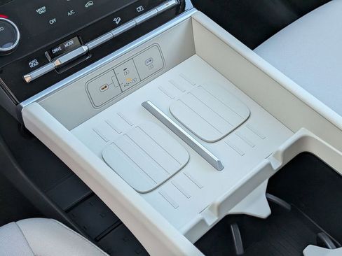 New 2026 Hyundai Santa Fe SE image 24