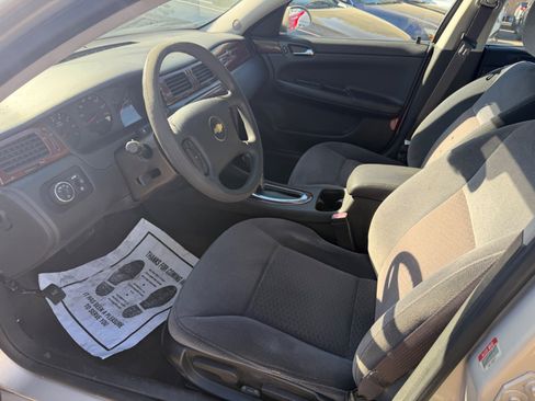 Used 2009 Chevrolet Impala LS FWD image 2