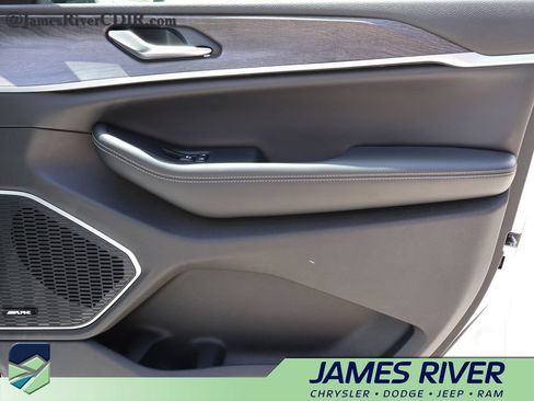 Used 2022 Jeep Grand Cherokee Limited 4xe w/ Luxury Tech Group II AWD/4WD image 8