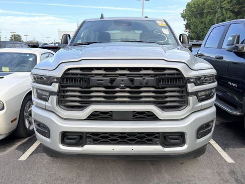 Used 2026 RAM 2500 Big Horn AWD/4WD image 2