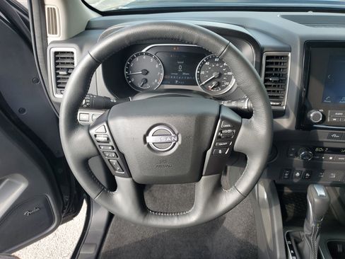 Certified 2024 Nissan Frontier SL w/ Technology Package image 15