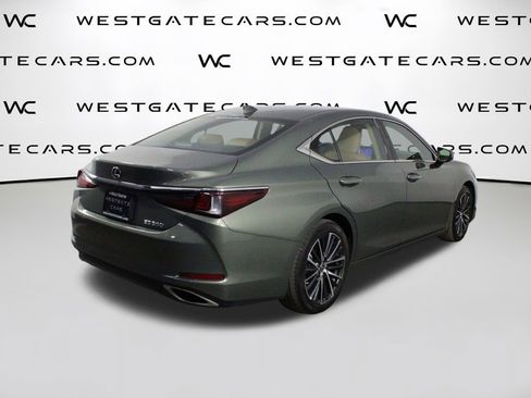 Used 2024 Lexus ES 350 w/ Premium Package image 45