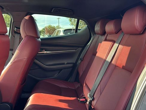 Used 2022 MAZDA MAZDA3 s image 24