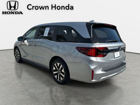 Used 2025 Honda Odyssey EX-L image 3