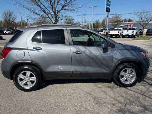 Used 2020 Chevrolet Trax LT w/ LT Convenience Package image 6