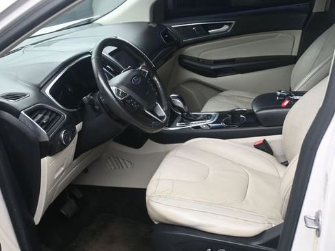 Used 2015 Ford Edge Titanium FWD image 16