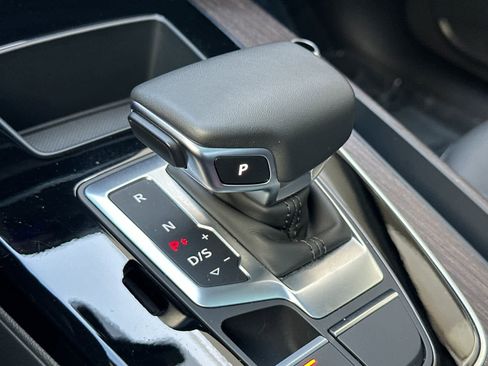 Used 2023 Audi Q5 2.0T Premium w/ Convenience Package image 21