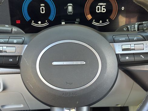 Used 2024 Hyundai Kona SEL AWD/4WD image 17