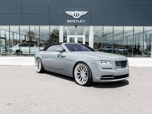 Used 2020 Rolls-Royce Dawn RWD image 17