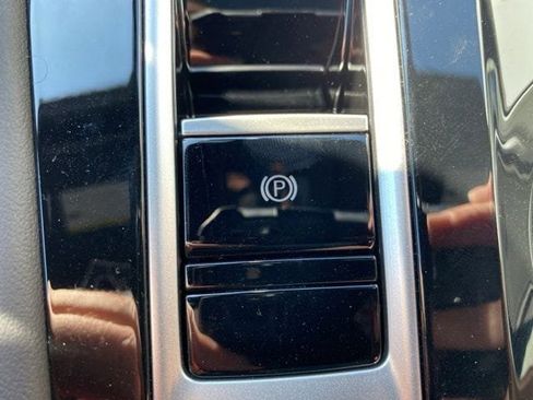 New 2026 Volkswagen Atlas Cross Sport SEL Premium R-Line image 43