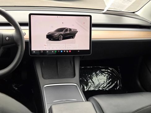 Used 2023 Tesla Model 3 Standard Range RWD image 17