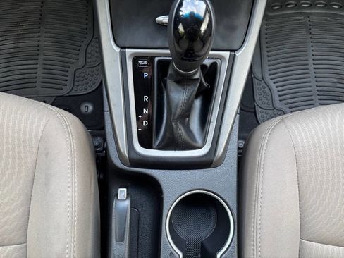 Used 2015 Hyundai Elantra SE w/ Option Group 02 image 26