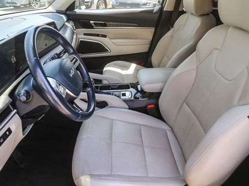 Certified 2023 Kia Telluride EX w/ EX Captain's Chair Package FWD image 19