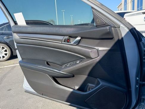 Used 2018 Honda Accord Sport image 13