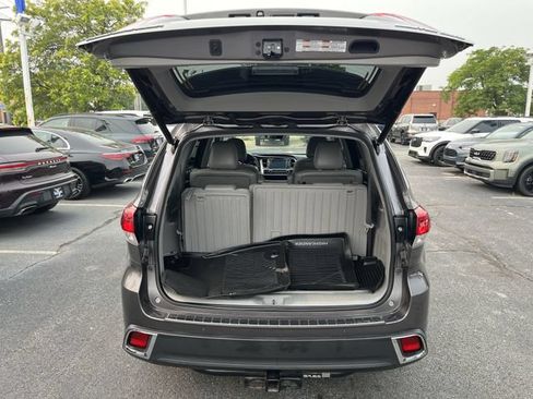 Used 2017 Toyota Highlander Limited AWD/4WD image 23