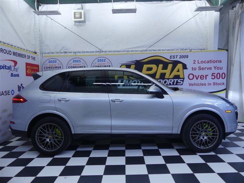 Used 2017 Porsche Cayenne S Platinum w/ Premium Package Plus (Pjy) AWD/4WD image 28