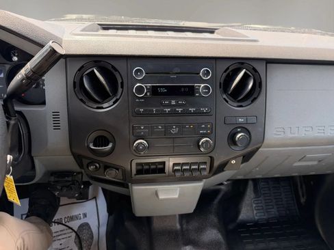 Used 2015 Ford F250 XL w/ Power Equipment Group RWD image 42