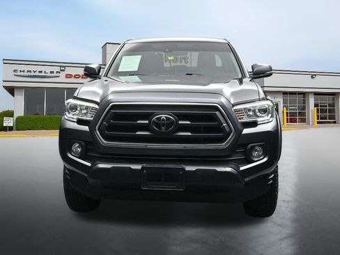 Used 2021 Toyota Tacoma SR5 w/ Technology Package AWD/4WD image 8
