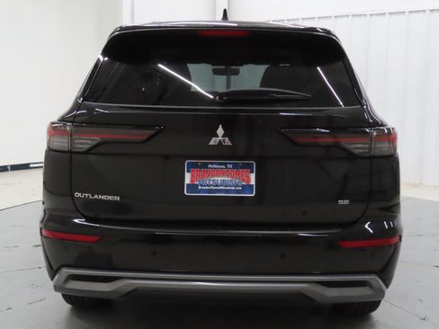 New 2026 Mitsubishi Outlander SE FWD image 4