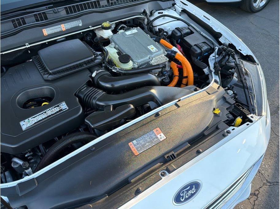 Used 2020 Ford Fusion SE FWD image 29