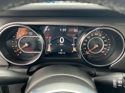 Used 2023 Jeep Wrangler Unlimited Sahara w/ LED Lighting Group AWD/4WD image 15