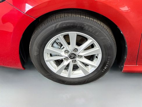 Used 2025 Toyota Camry LE image 38