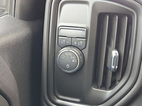 Used 2024 Chevrolet Silverado 1500 Custom image 23