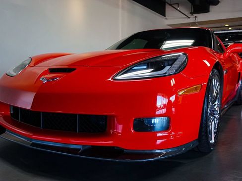 Used 2012 Chevrolet Corvette Grand Sport w/ 2LT Preferred Equipment Group RWD image 44