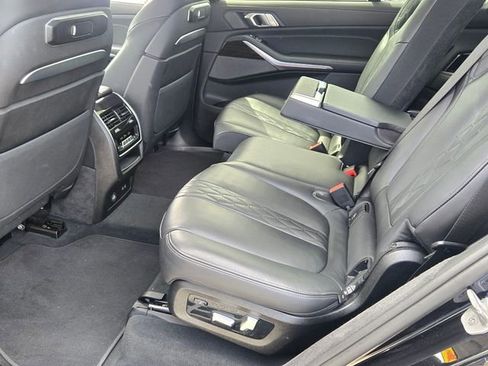 Used 2025 BMW X7 xDrive40i AWD/4WD image 11