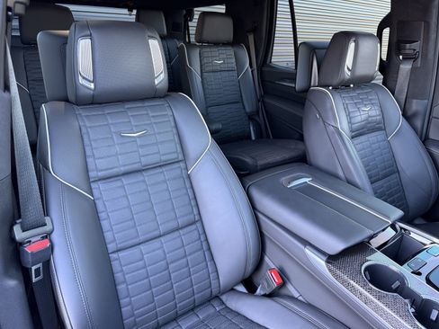 Used 2025 Cadillac Escalade V image 24