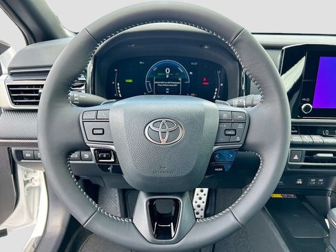 New 2025 Toyota Camry SE w/ Convenience Package FWD image 12