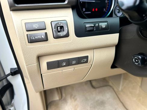 Used 2010 Lexus LX 570 4WD image 10