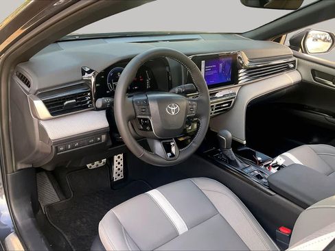 Used 2026 Toyota Camry SE w/ Convenience Package FWD image 17
