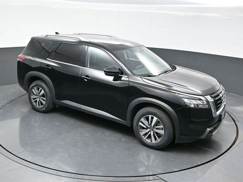 Used 2025 Nissan Pathfinder SL image 46