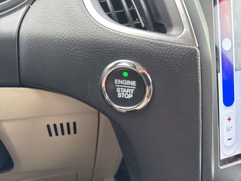 Used 2022 Ford Edge Titanium image 20