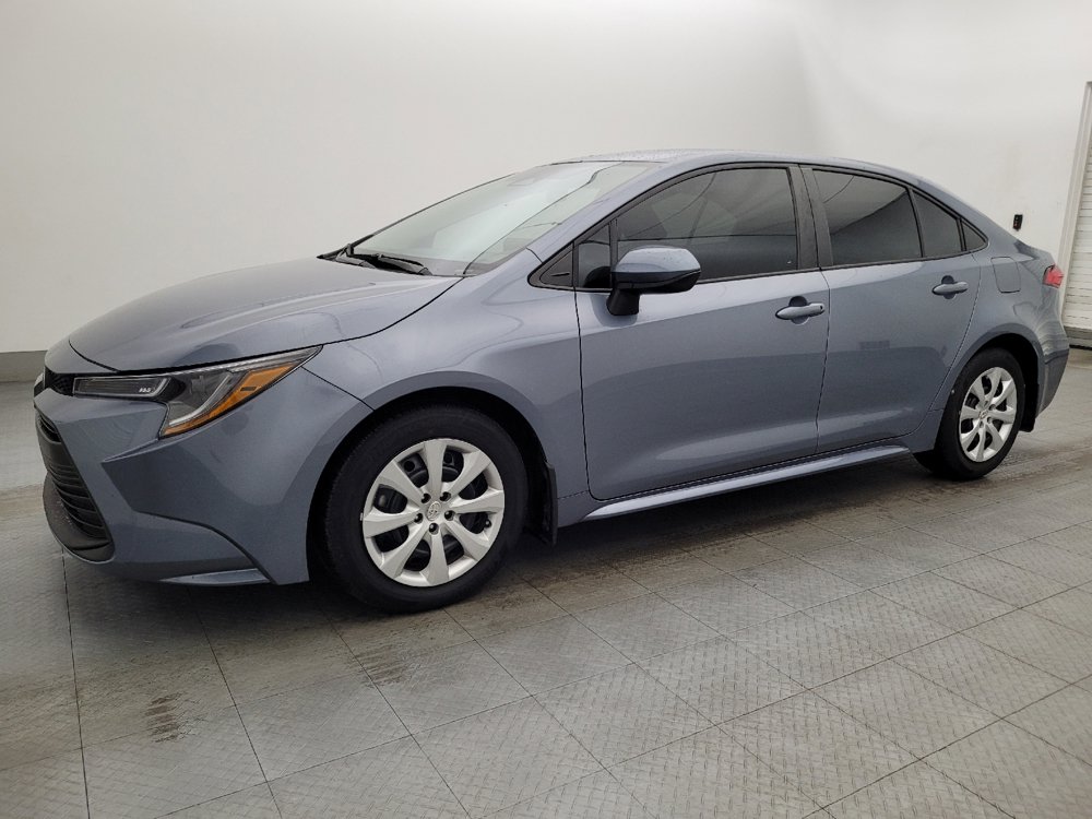 Used 2025 Toyota Corolla LE FWD image 2