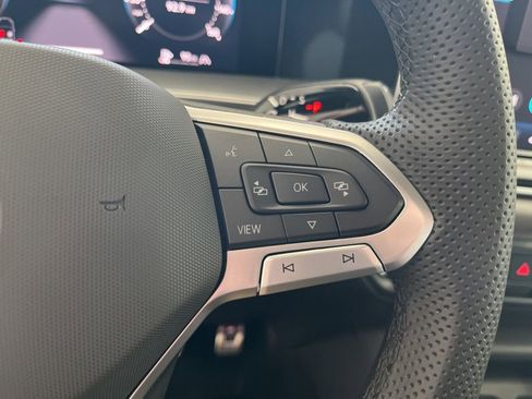New 2026 Volkswagen Tiguan SE R-Line AWD/4WD image 19