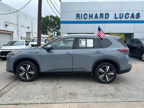 Used 2025 Nissan Rogue SL w/ SL Premium Package AWD/4WD image 8